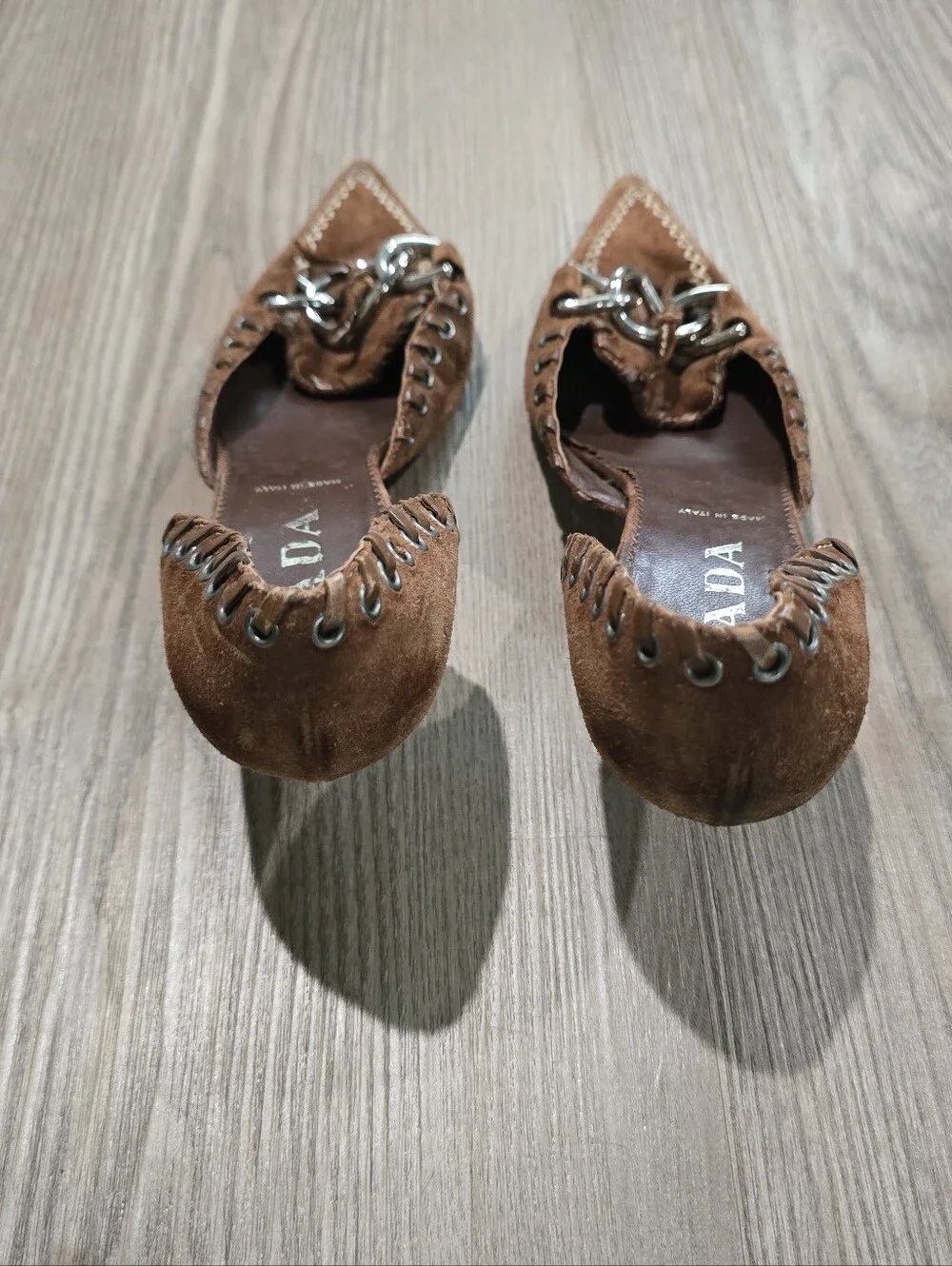 Prada Brown Suede Pointed Chain-Embellished Pumps Vintage - Picture 4 of 10